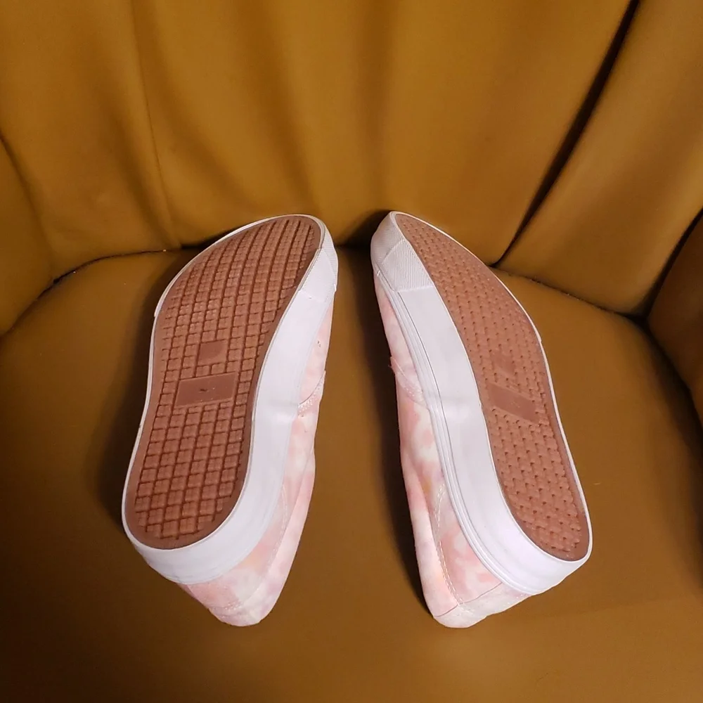 New pink tie dye slip on shoes - Picture 4 of 4